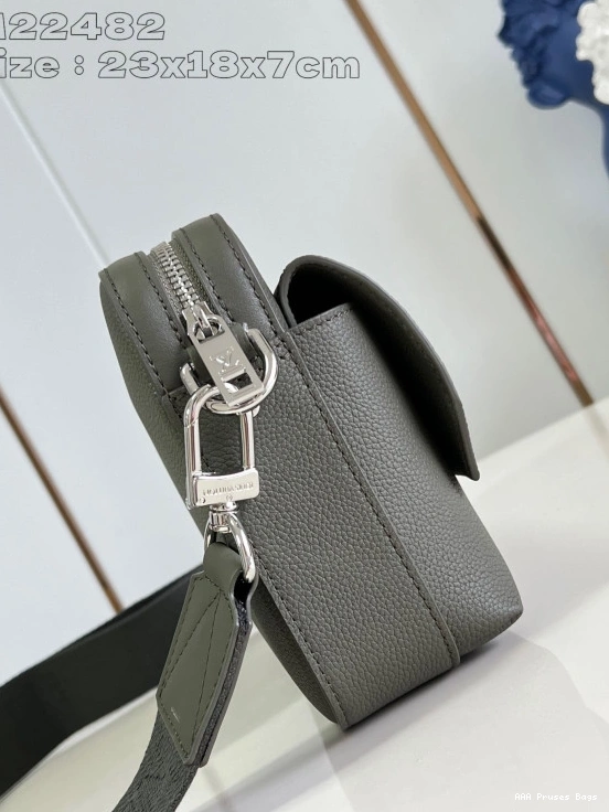 AAA Pruses Bags Fastline Messenger-23.5*18*7CM VUITTON LOUIS 0718